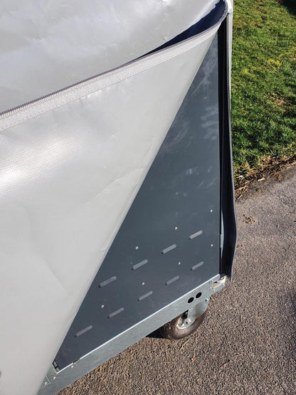 Schutzhaube für Profi-Turnierschrank