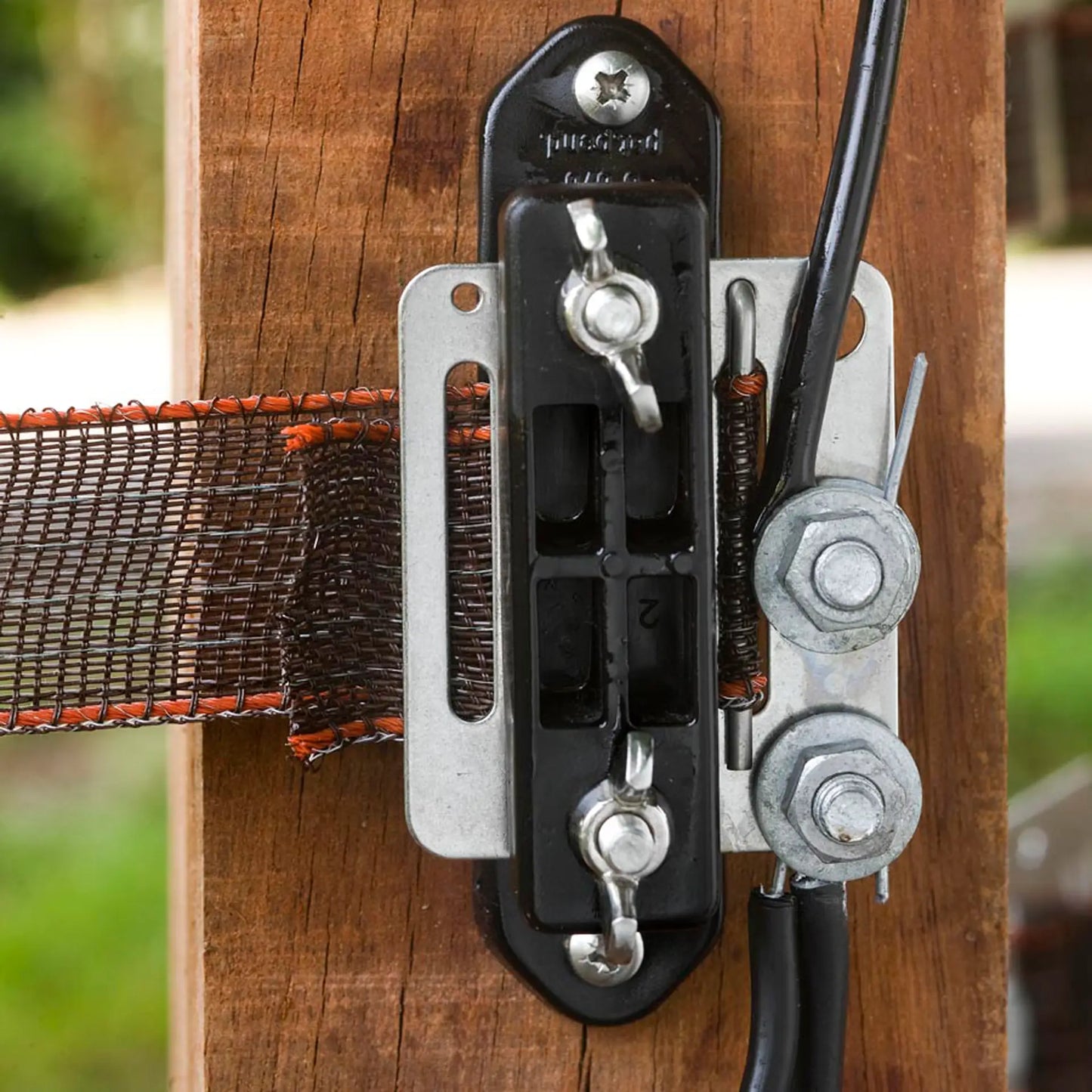 TurboLine Breitband-Eckisolator mit Flügelmutter