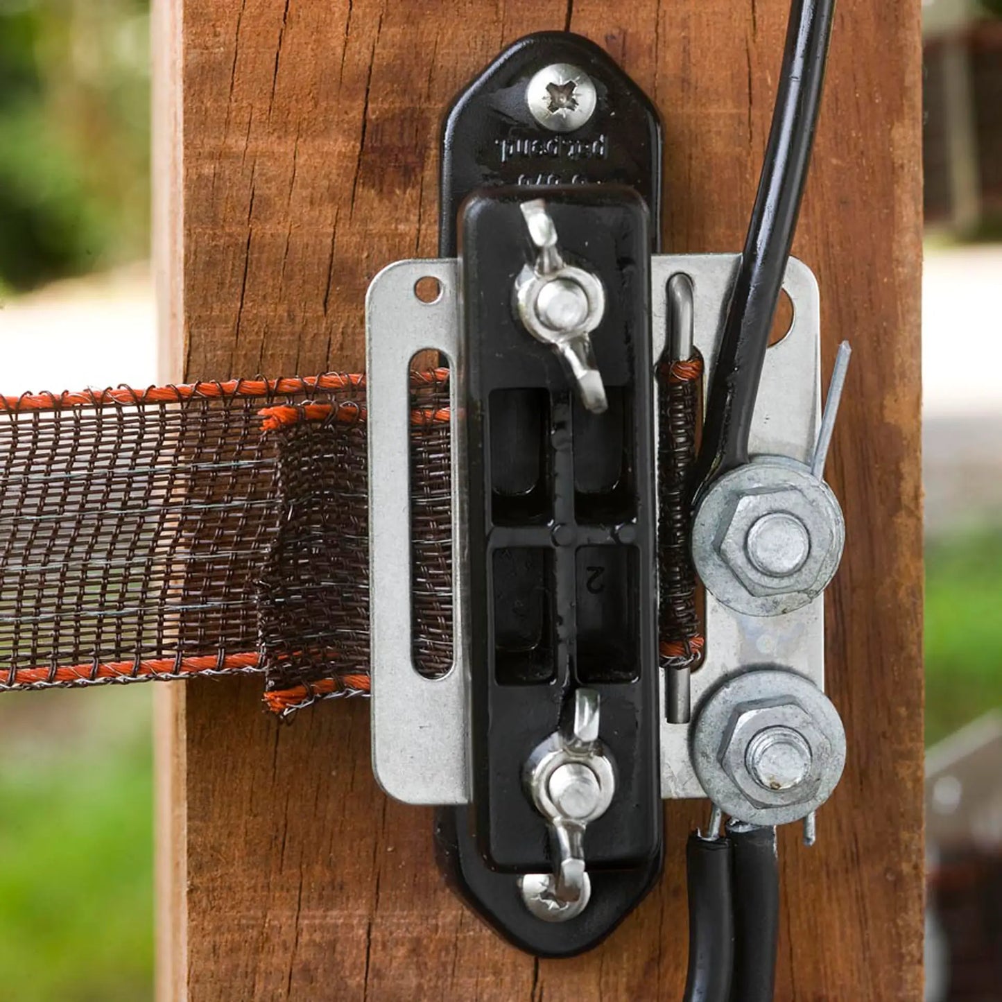 TurboLine Breitband-Eckisolator mit Flügelmutter