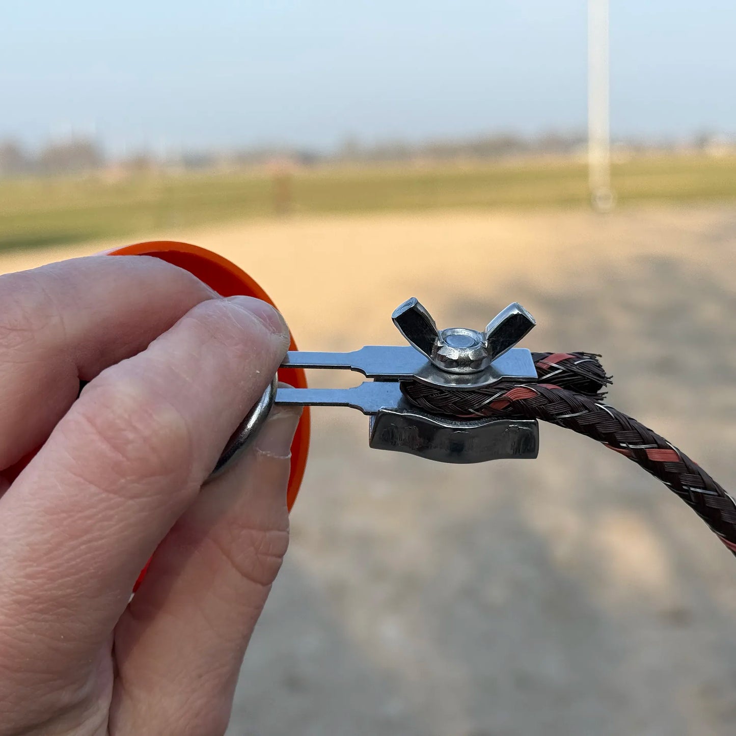 Cord-Clip mit Flügelmutter