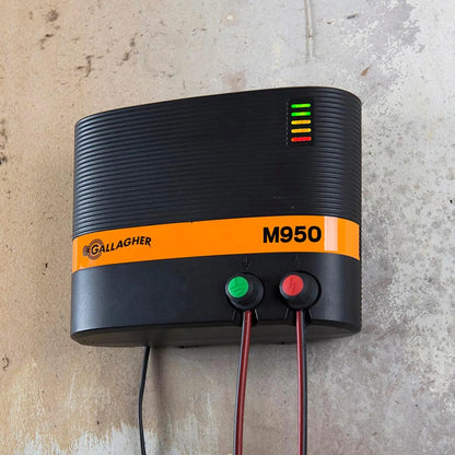 M950 Netzstrom-Weidezaungerät (9J - 230V) mit gratis Voltmeter