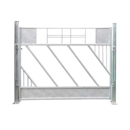 Tür mit Schrägfressgitter für Kälber