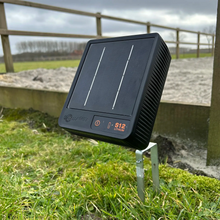 Weidezaungerät S12 mit Lithium-Akku und Standfuß