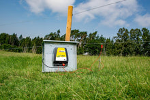 12 V / 230 V Weidezaungerät - farmer® AN300