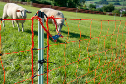 Schafnetz farmer®| Fiberglaspfähle | 90 cm hoch | 50 m lang | elektrifizierbar | Doppelspitze