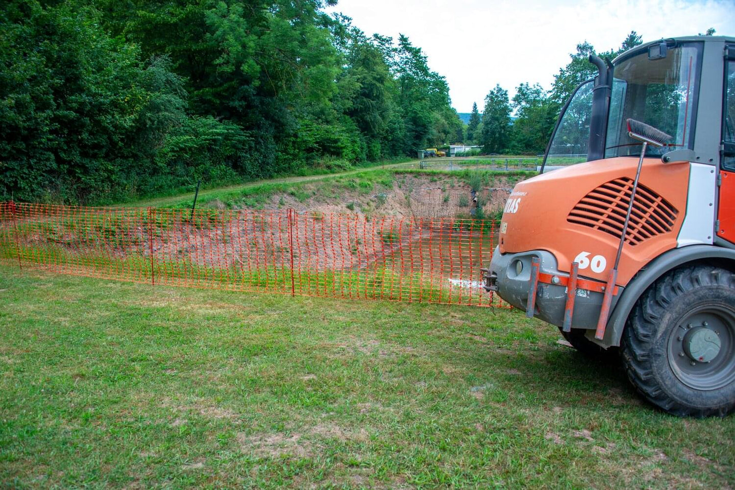 Absperrzaun | 50 m lang | 1 m hoch | orange | Set inkl. 10 Absperrhalter