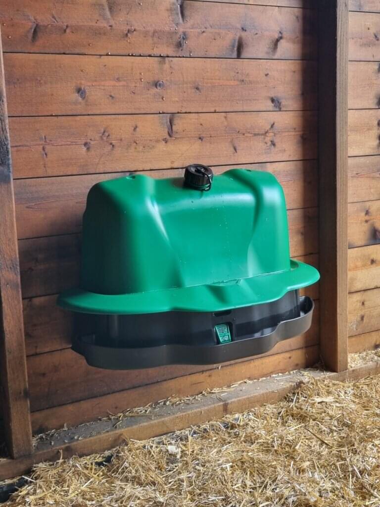 Kunststoff- Geflügeltränke SMART (12 L) | Wandmontage