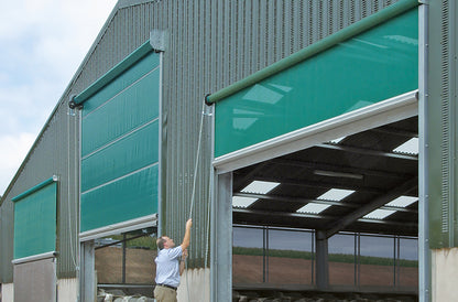 Schnelllauf-Tor mit Führungsschienen
