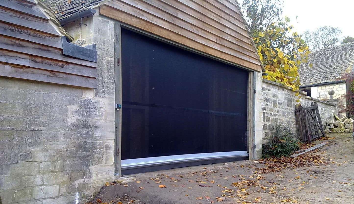 Schnelllauf-Tor mit Führungsschienen