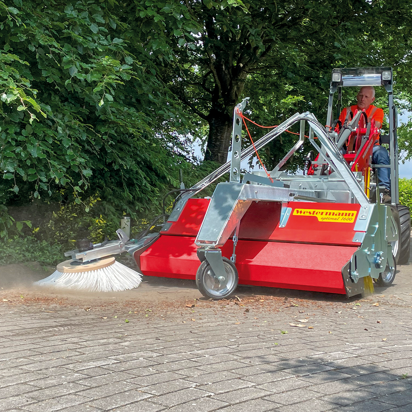Anbaukehrmaschine Optimal 1600 - Front