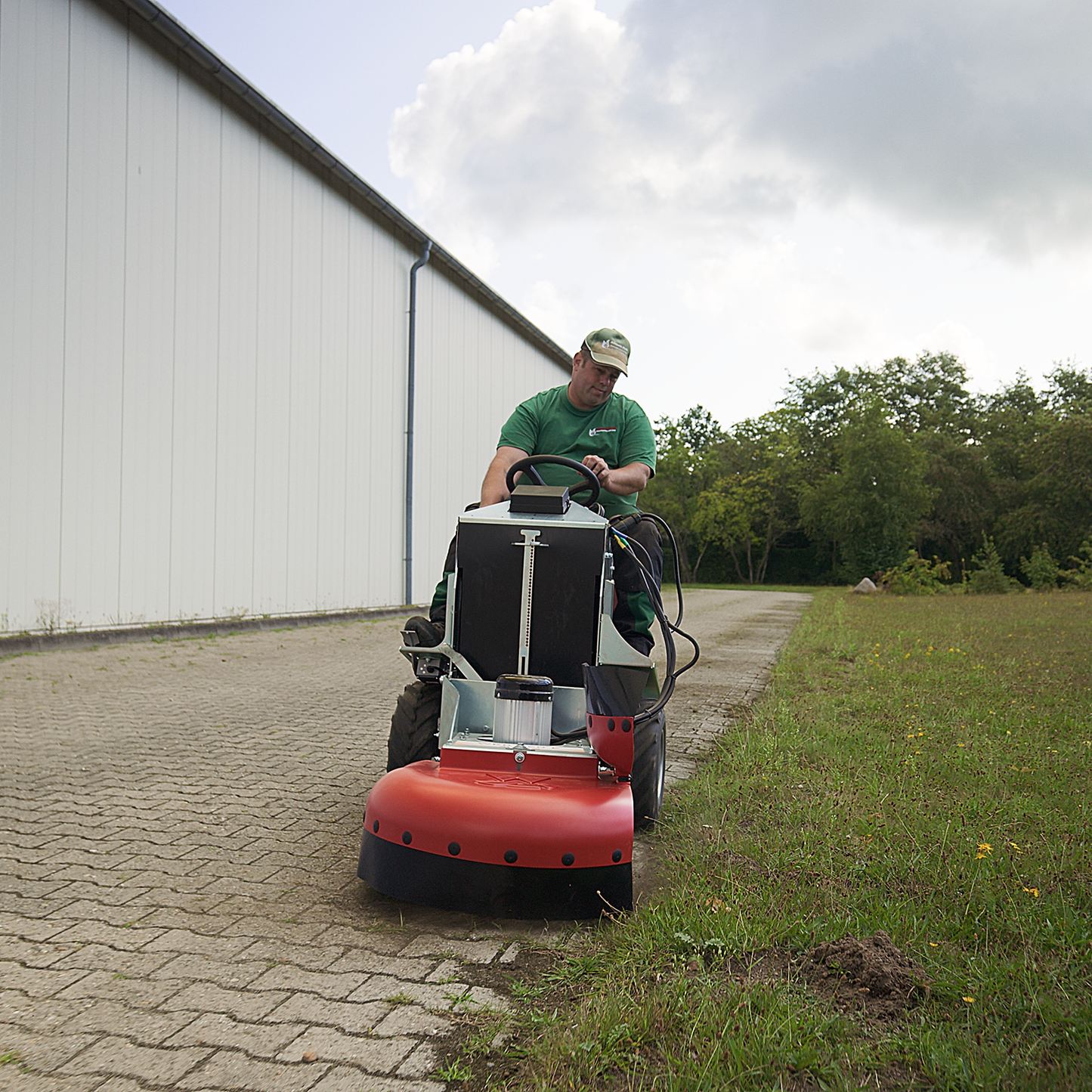 WKB 660 E Wildkrautbürste für E-Lectric+