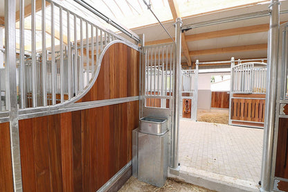 Aufpreis für Ablageschrank in Boxenfront