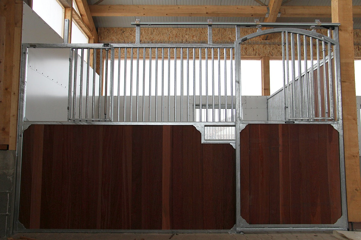 Frontwand Nabila mit geschwungener Schiebetür