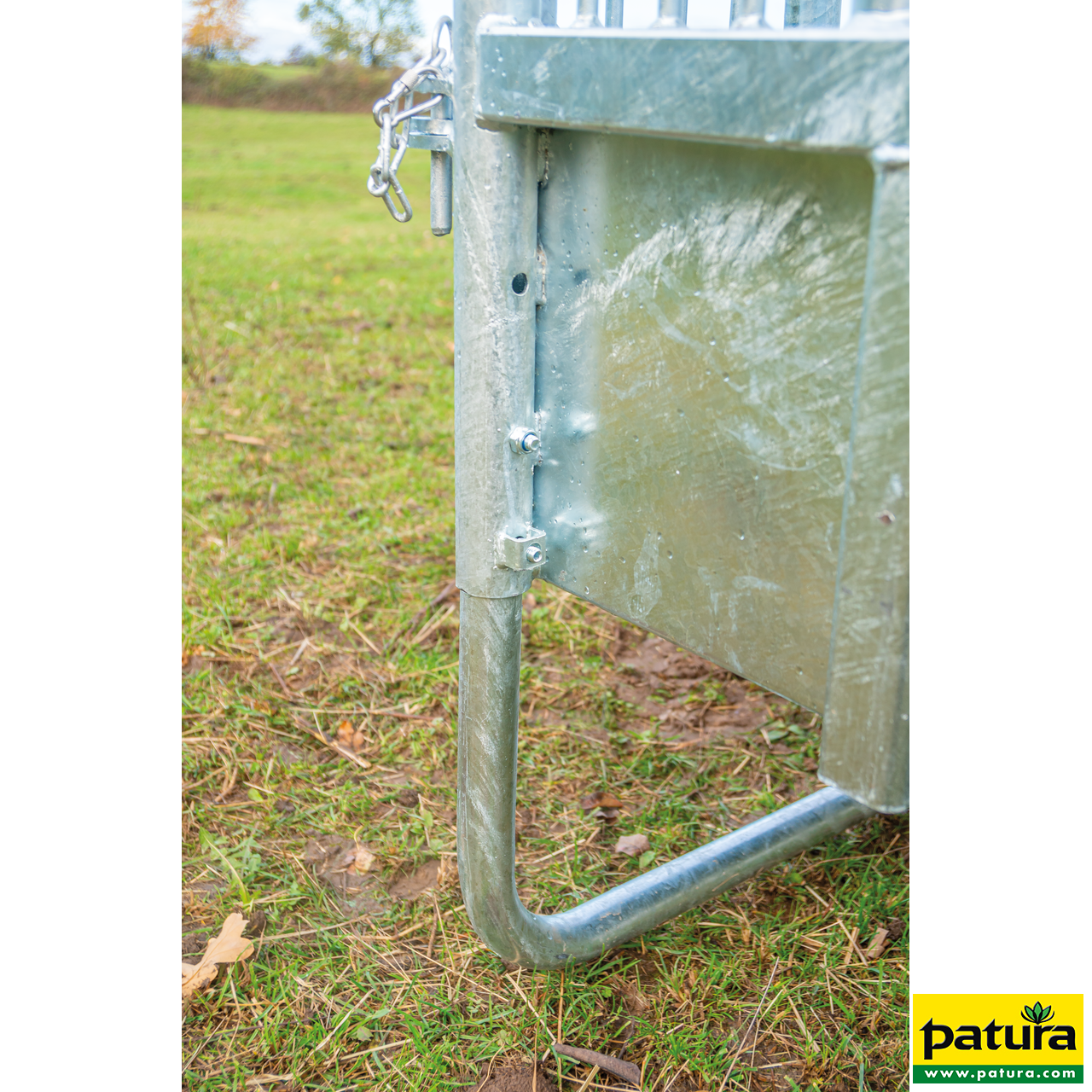 Viereckraufe mit Sicherheits-Palisadenfressgittern