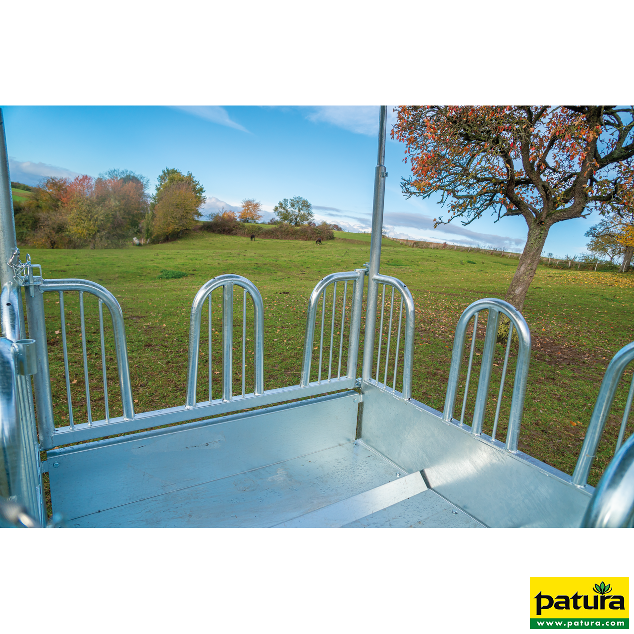 Viereckraufe mit Sicherheits-Palisadenfressgittern